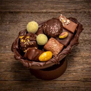 M�rkt chokolade p�ske�g med fyld - lille