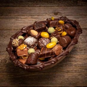 M�rkt chokolade p�ske�g med fyld - magnum