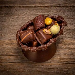 M�rkt chokolade p�ske�g med fyld - mini