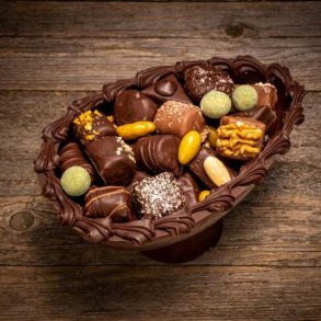 M�rkt chokolade p�ske�g med fyld - stor